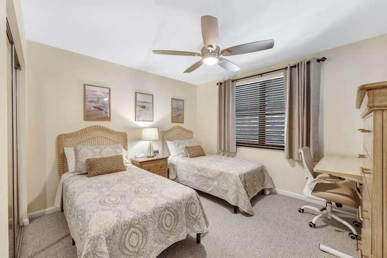 2 Twin Beds and TV