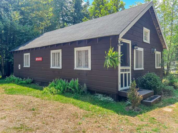 Hemlock Cottage 2 Bedroom Lakefront Cabin in Inlet NY (169400) Find