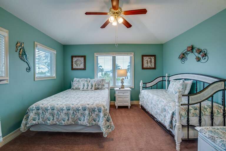 Bedroom 3 - Queen Bed, Twin Daybed with Pull-Out Twin