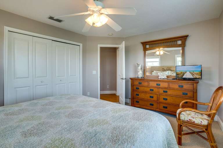 Bedroom 2 - King Bed Bedroom 2 - King Bed