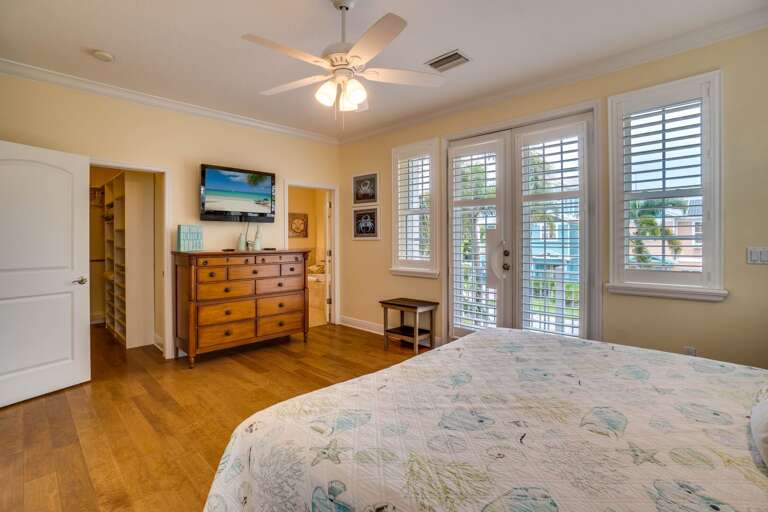 Downstairs Primary Bedroom - King Bed Downstairs Primary Bedroom - King Bed