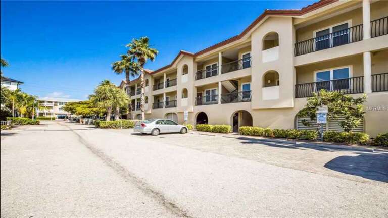 Front of Condo Building Front of Condo Building