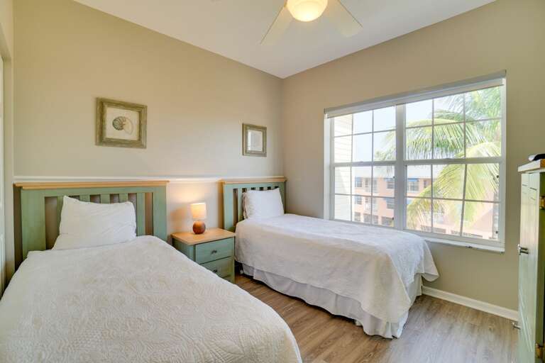 Bedroom 2 - 2 Twin Beds