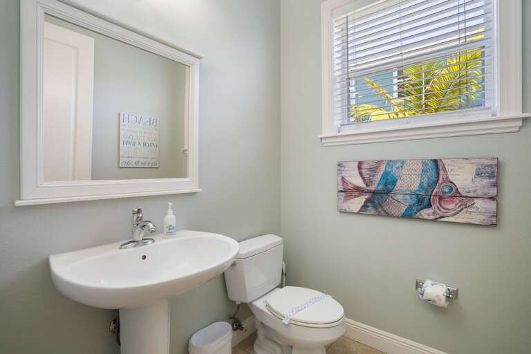 1/2 Bathroom