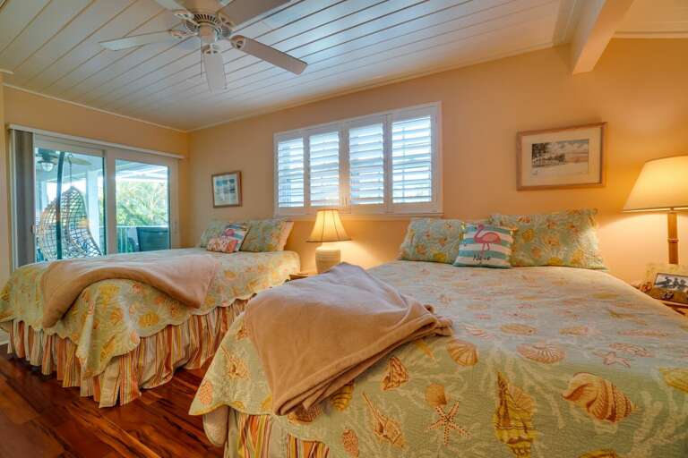 Bedroom 3 - 2 Queen Beds Bedroom 3 - 2 Queen Beds