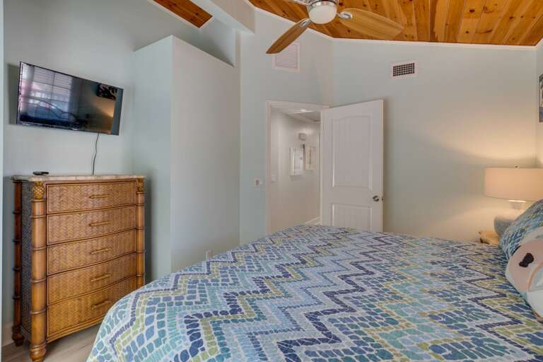 Bedroom 2 - King Bed