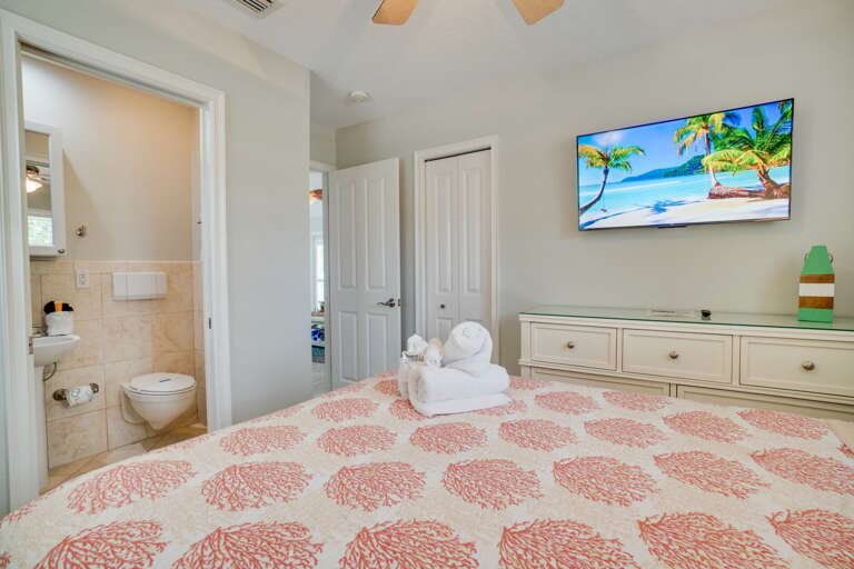 North Bedroom 2 - Queen Bed