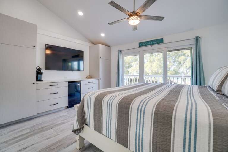 Primary Bedroom - King Bed