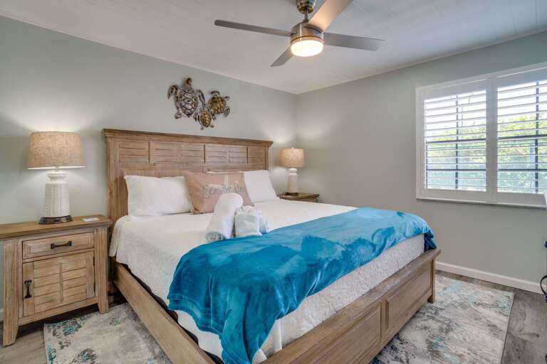 Bedroom 2 - King Bed