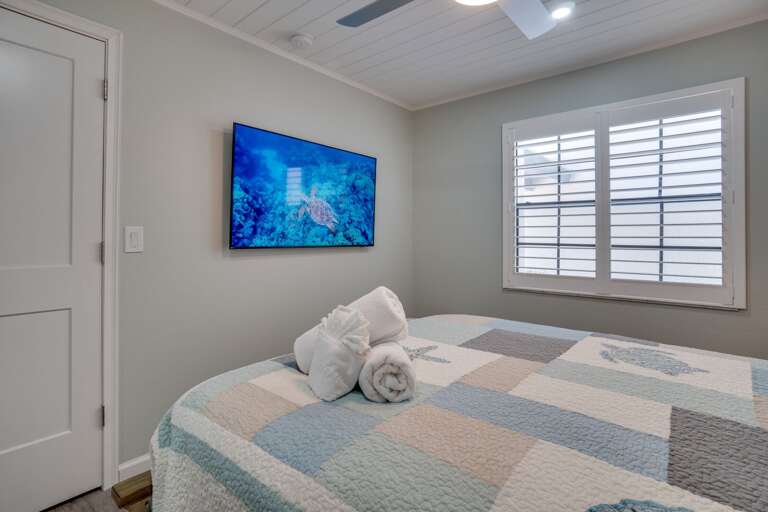 Bedroom 3 - Queen Bed