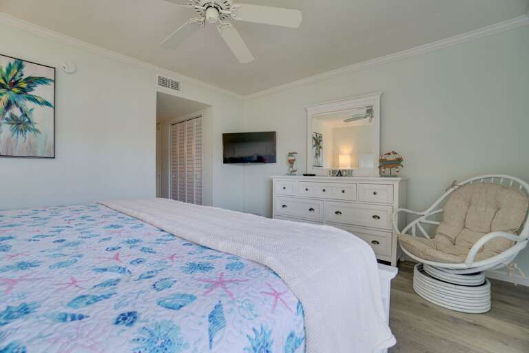 Primary Bedroom - King Bed