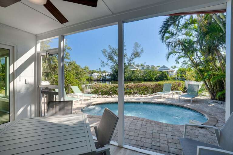 Screened-In Porch Screened-In Porch