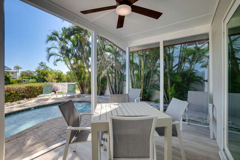 Screened-In Porch Screened-In Porch