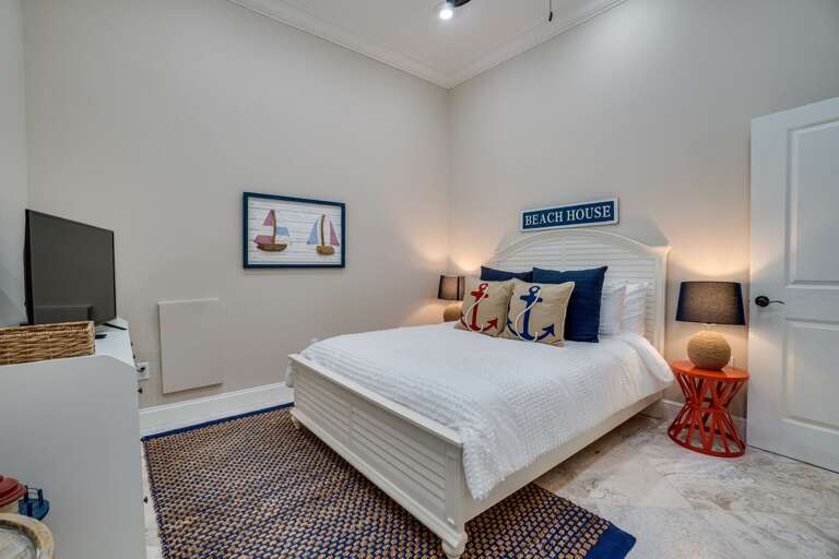 Bedroom 3 - Queen Bed