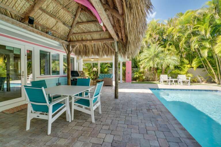 Outdoor Dining Area Outdoor Dining Area