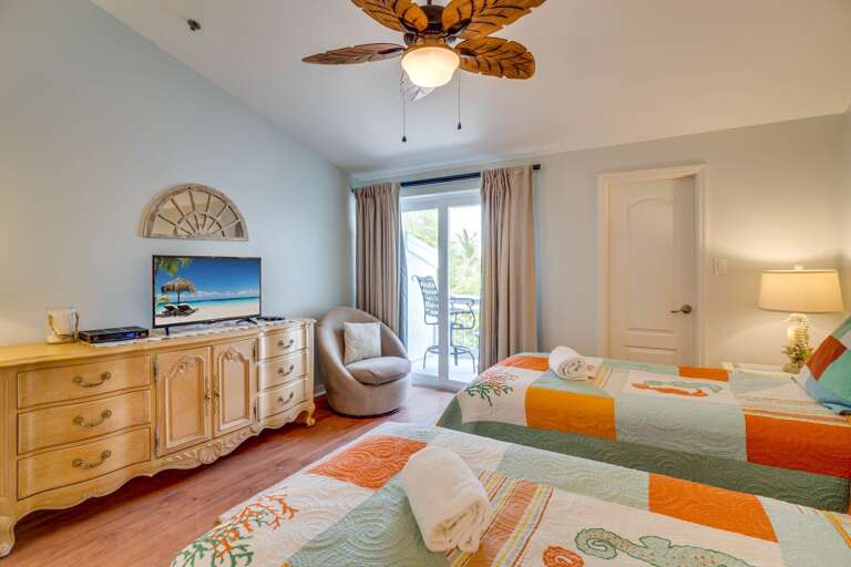 Bedroom 2 - 2 Twin Beds