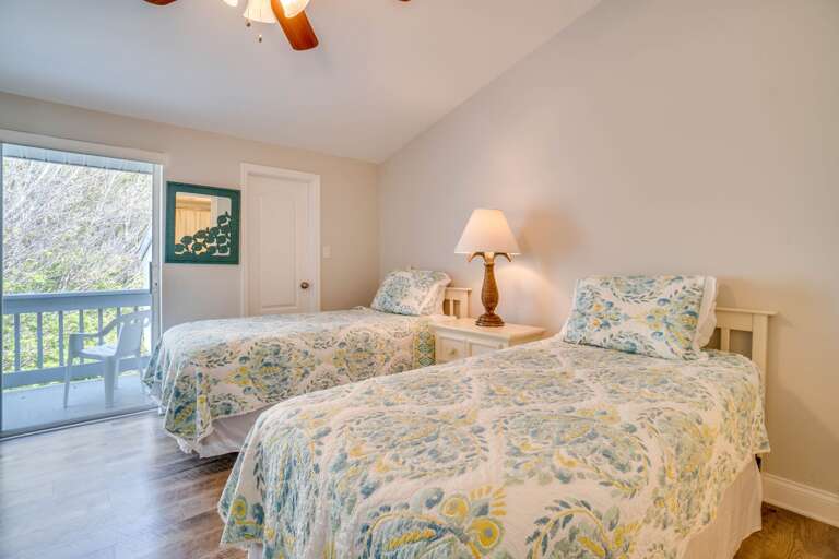 Bedroom 2 - 2 Twin Beds