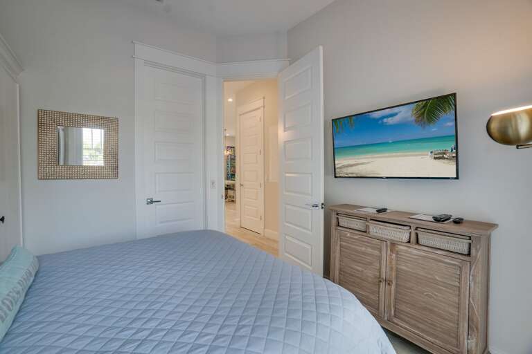 Bedroom 3 - Queen Bed