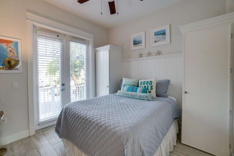 Bedroom 3 - Queen Bed