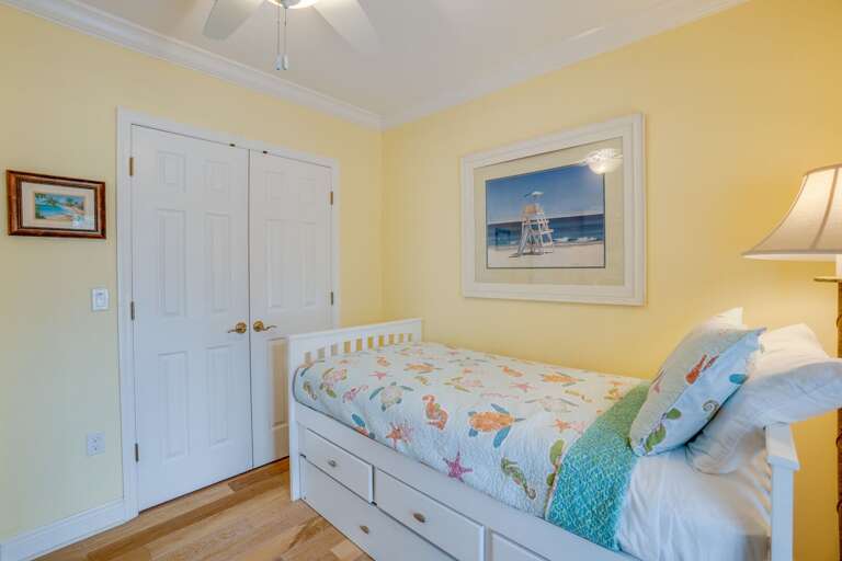 Bedroom 4 - Twin daybed with trundle