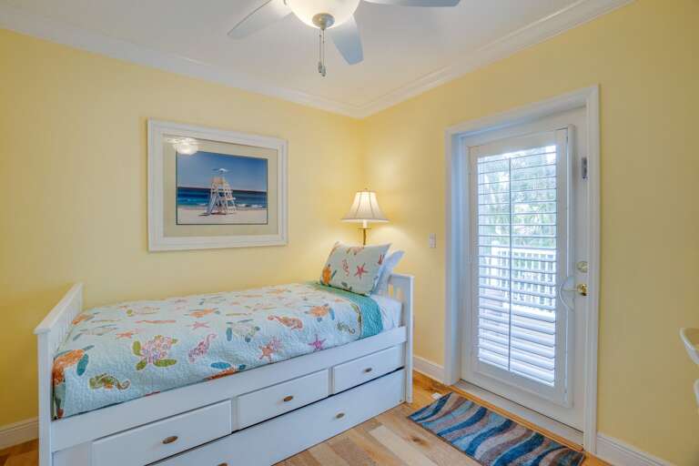 Bedroom 4 - Twin daybed with trundle