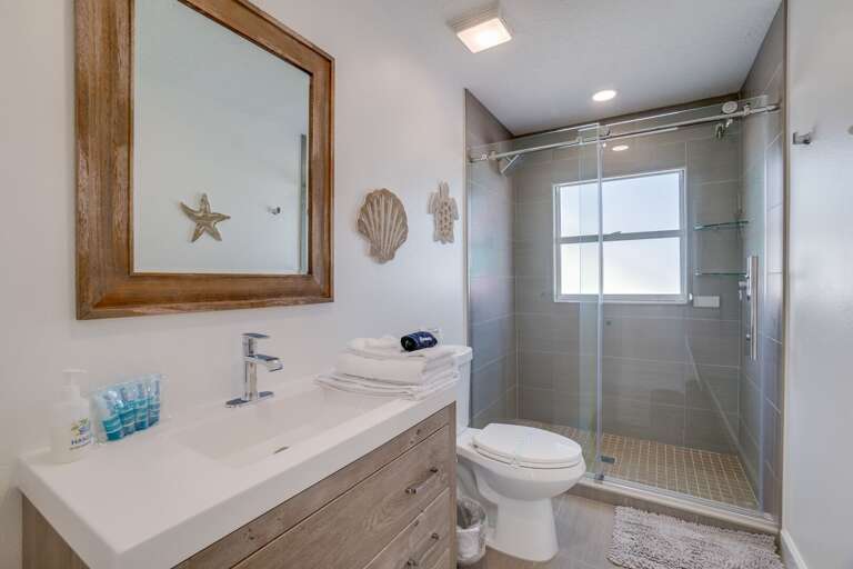 Unit A Bathroom 2