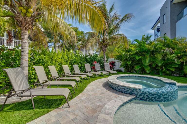 Shared Pool and Spa Shared Pool and Spa