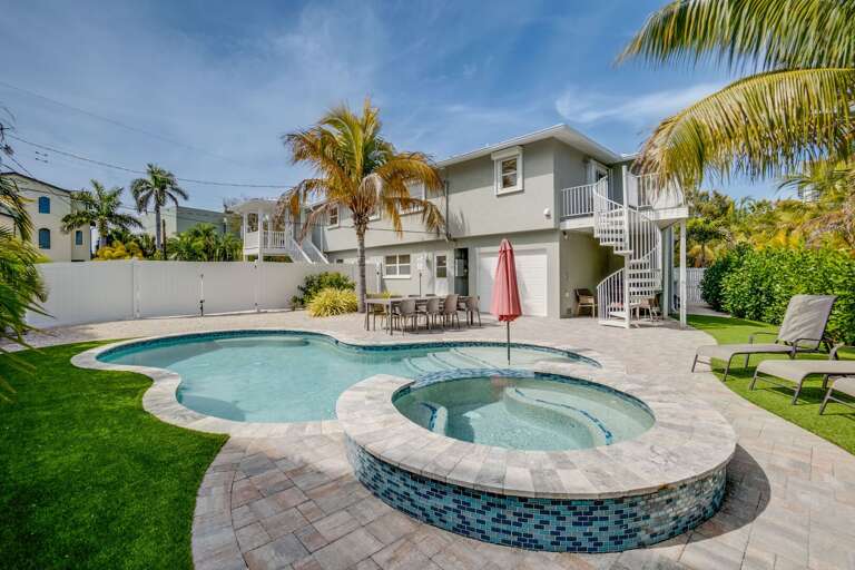 Shared Pool and Spa Shared Pool and Spa