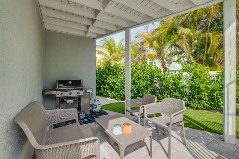 Shared Pool and Spa Shared Pool and Spa