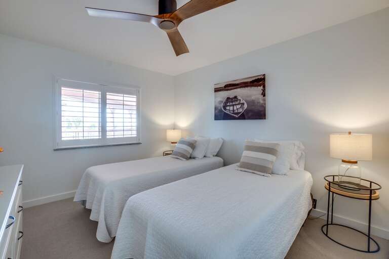 Bedroom 2 - 2 Twin Beds