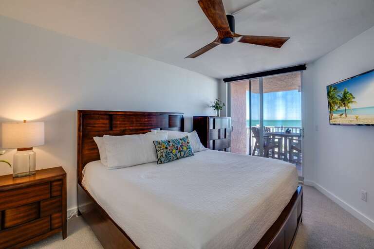Primary Bedroom - King Bed