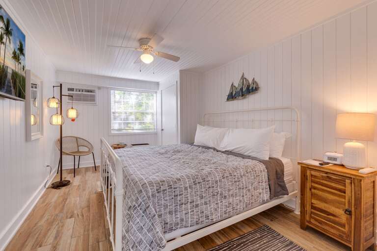 Bedroom 3 (Accessible from Outside) Bedroom 3 (Accessible from Outside)