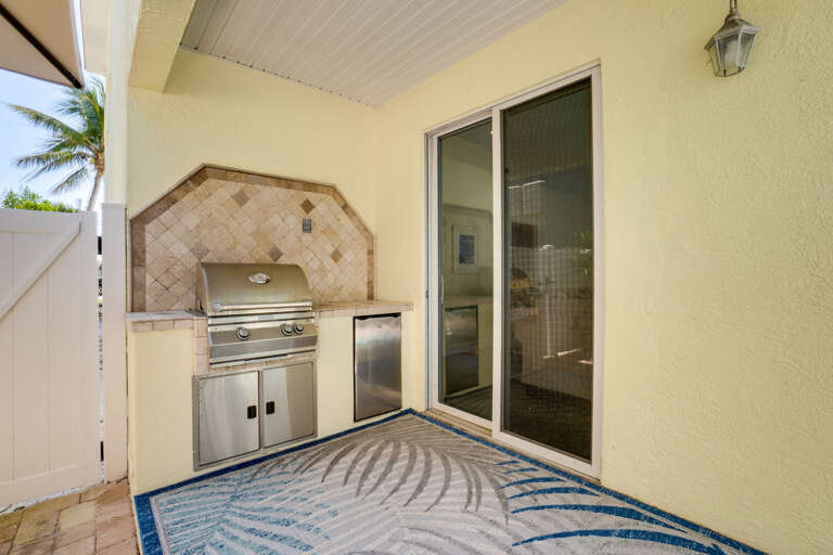 Outdoor Grill not for guest use