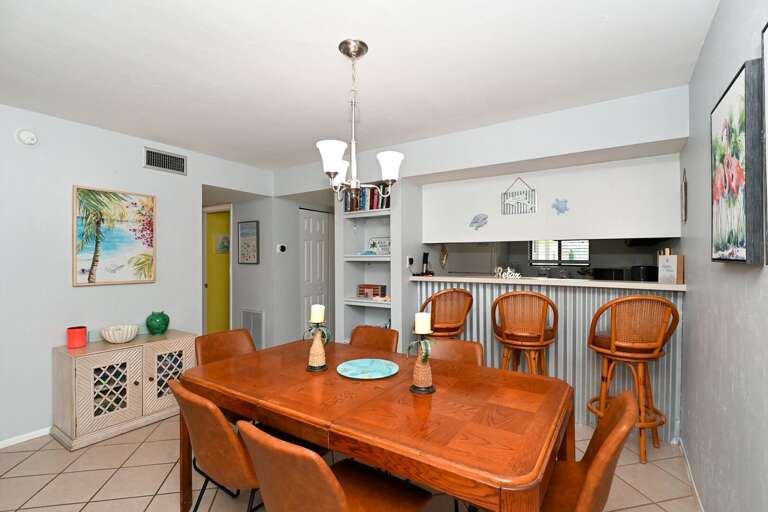 Dining Area Dining Area