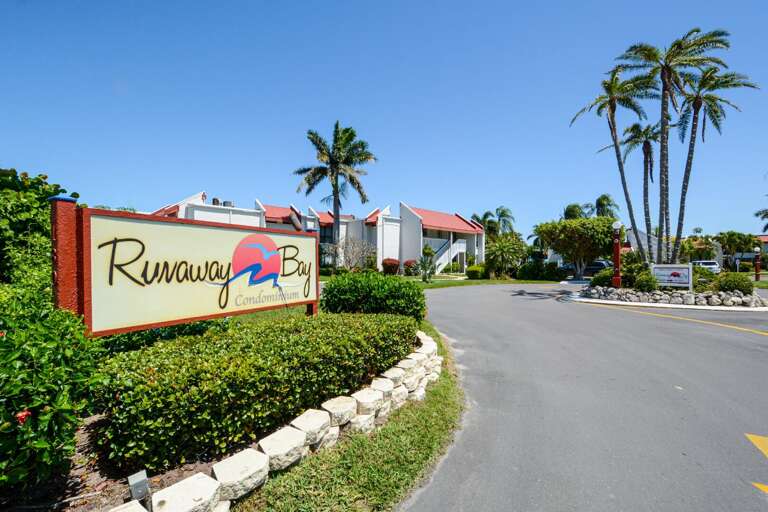 Runaway Bay Complex Runaway Bay Complex