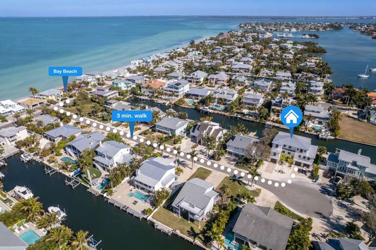 3 Min walk to Bay Beach