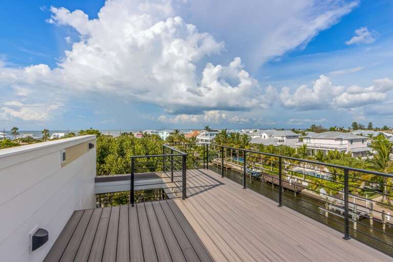 Rooftop Deck w/ Firepit