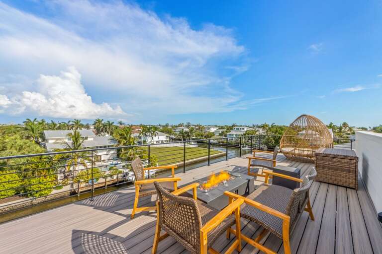 Rooftop Deck w/ Firepit
