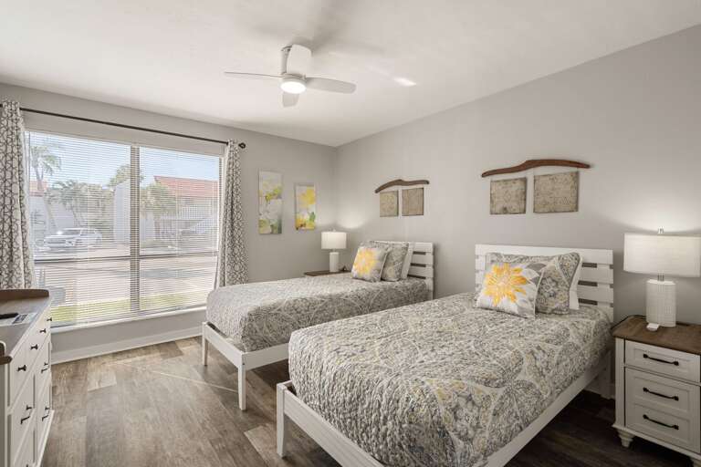 Bedroom 2 - 2 Twin Beds