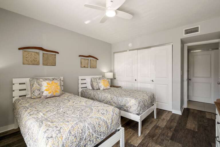 Bedroom 2 - 2 Twin Beds