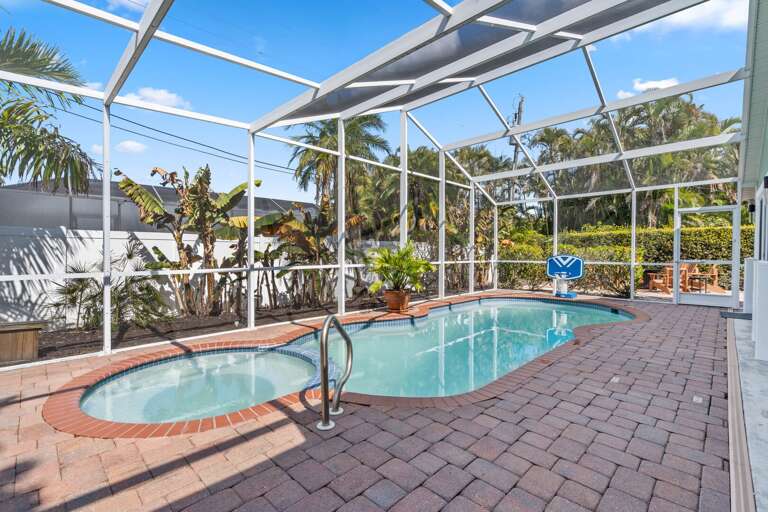 Private Heated Pool & Spa