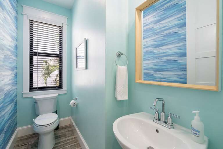 1/2 Bathroom