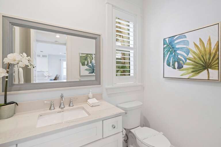 1/2 Bathroom