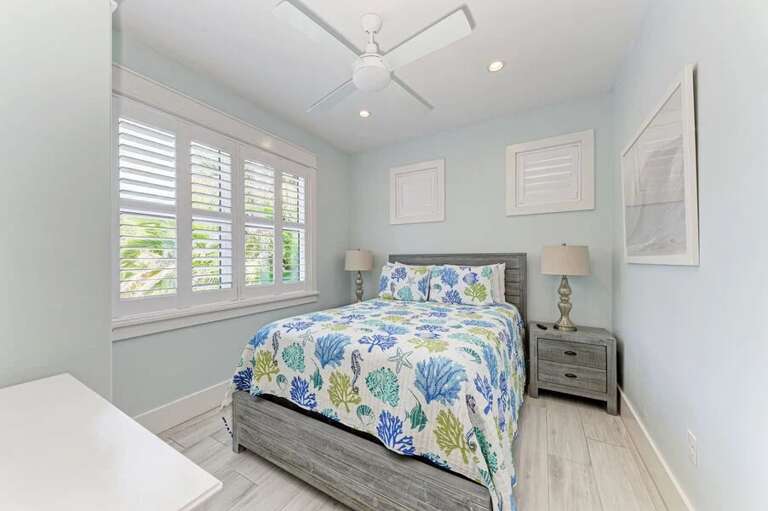 Bedroom 2 - Queen Bed
