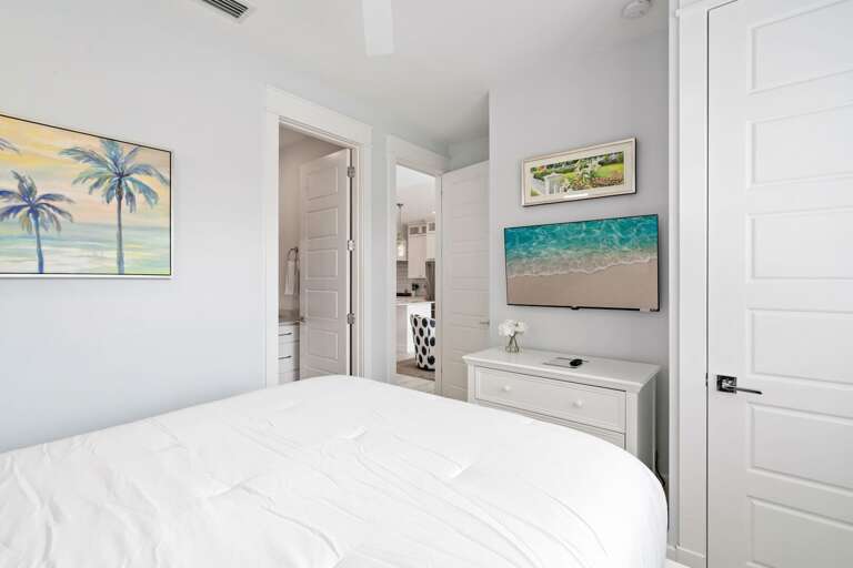 Bedroom 3 - Queen Bed