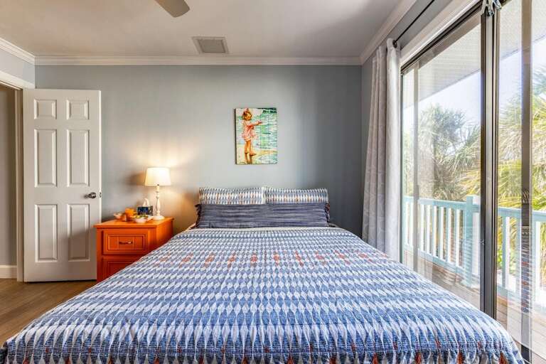 Bedroom 2 - Queen Bed