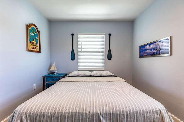 Bedroom 3 - Queen Bed