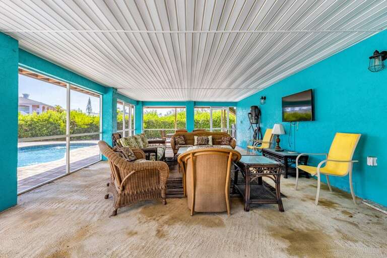 Screened In Patio