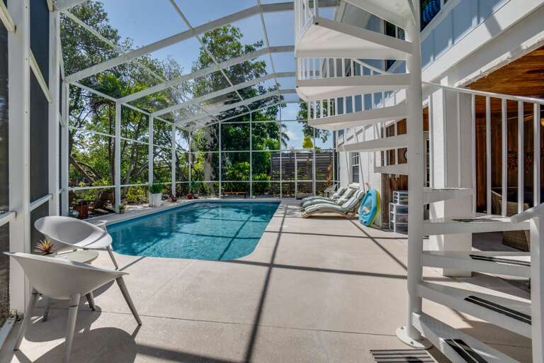 Private Screened Pool