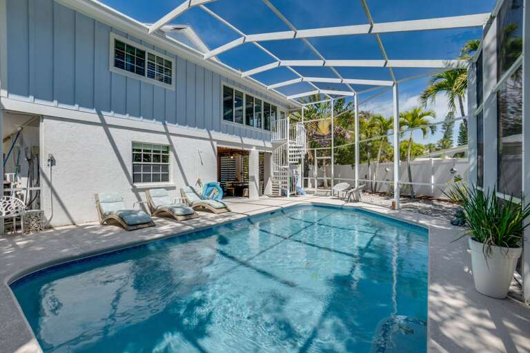 Private Screened Pool